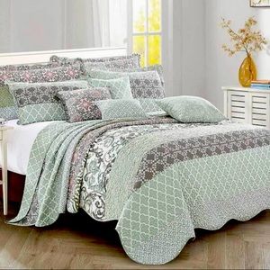 9 Piece Reversible Printed Quilt Coverlet Bedding Set